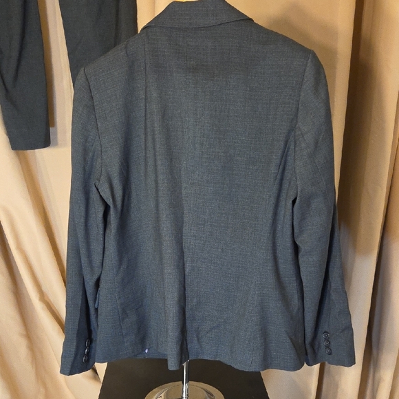 Gray Suit Jacket and Pants Set - Picture 5 of 6